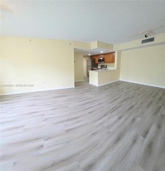Foto del edificio - 5051 Wiles Rd