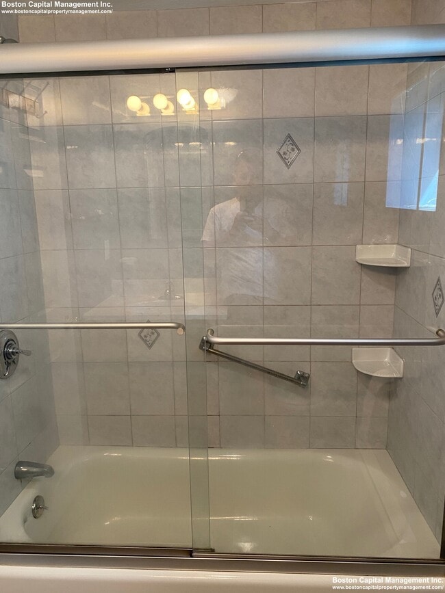 Building Photo - 859 Broadway