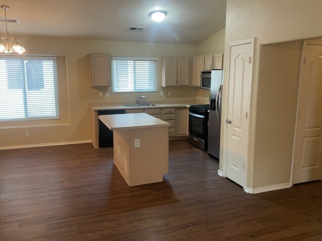 Foto del edificio - 736 Autumn Meadows Dr