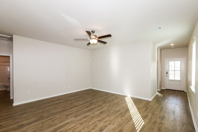 Foto del edificio - 7630 Tipton Meadow Way