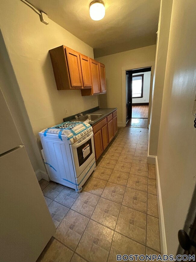 Building Photo - 157 Summer St