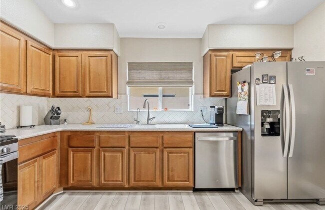 Foto del edificio - GORGEOUS 3 BEDROOM 2 BATH HOME