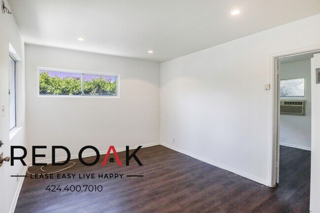 Foto del edificio - Amazing Completely Remodeled Bright and Su...