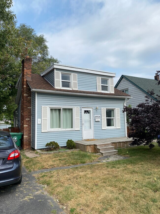 28824 Birchlawn St, Garden City, MI 48135 House for Rent in Garden