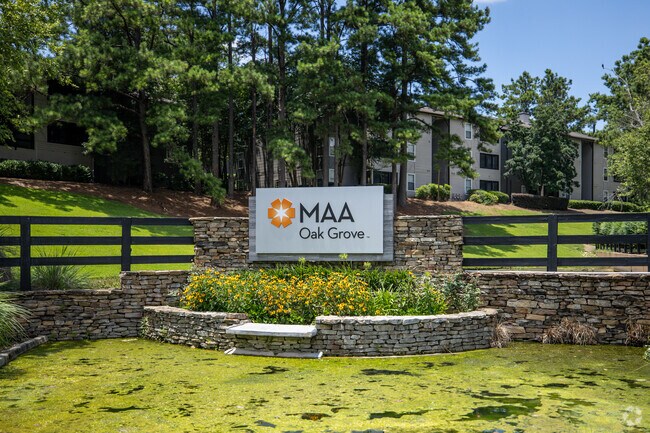 1900 Centre Pointe Blvd - Señalización - MAA Oak Grove