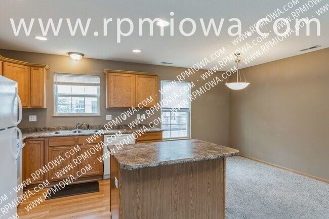 Foto del edificio - TOWNHOME AVAILABLE!! 2 Bedroom, 2 Bathroom...