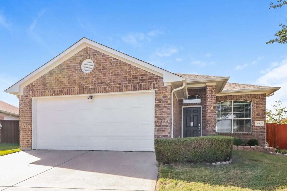 Foto principal - 9112 Christopher Cir