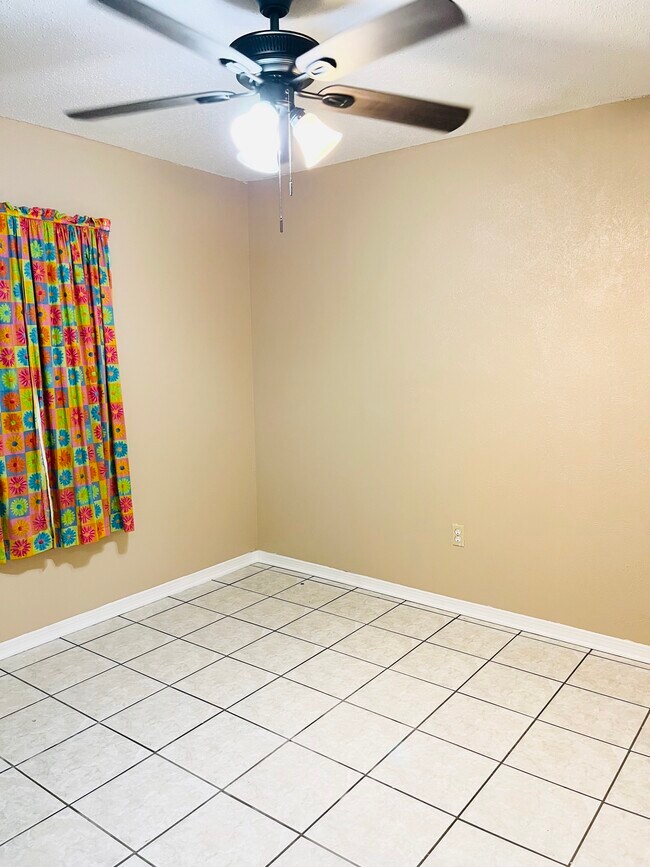 Foto del edificio - 1534 Delta Dr