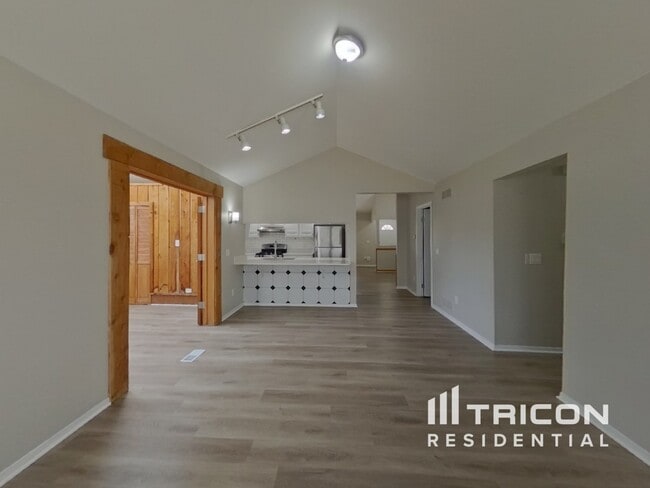 Building Photo - 2836 Garden Dr