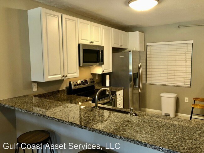 Foto del edificio - 2124 N Tamiami Trail