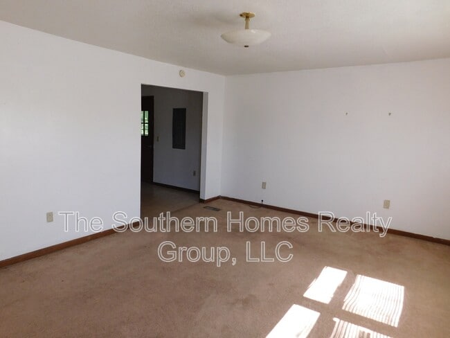 Building Photo - 2439 Hwy 411