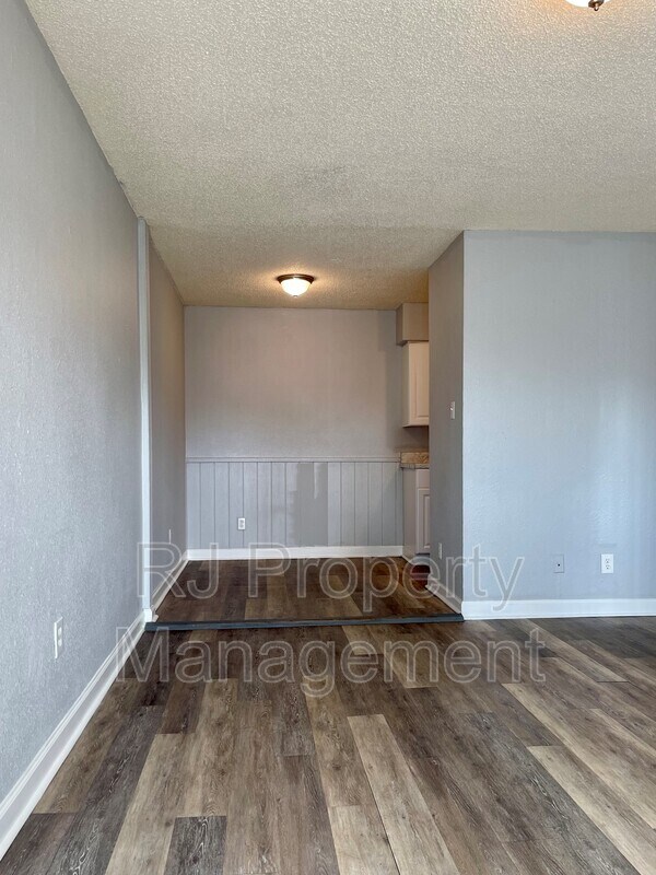 Foto del edificio - 1433 Court Ave
