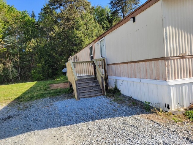 Building Photo - Ready to Move in