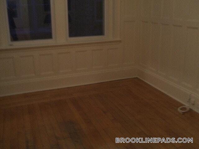 Building Photo - 1822 Beacon St