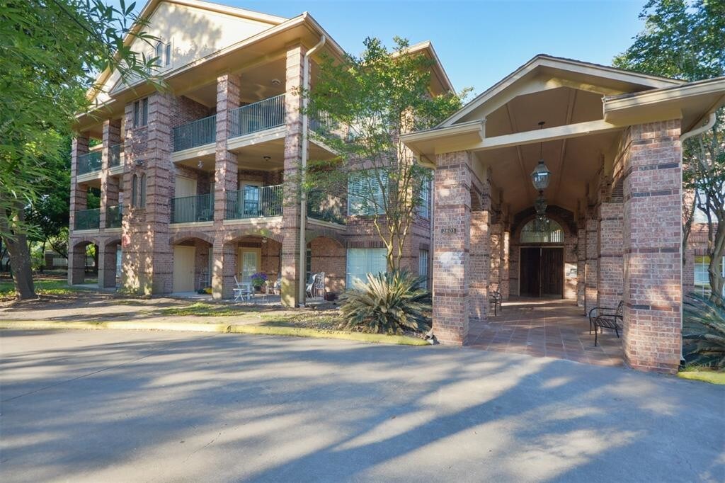 2803 Kings Crossing Dr Unit 123, Humble, TX 77345 Condo for Rent in
