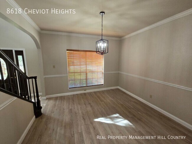Foto del edificio - 8618 Cheviot Heights