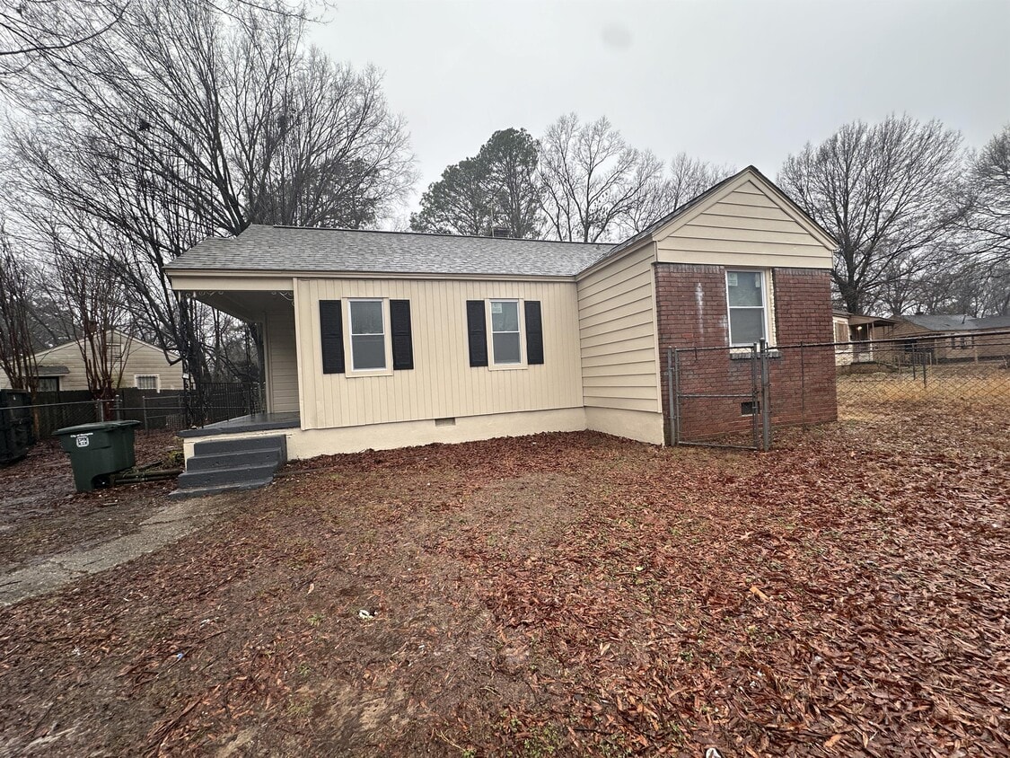 Photo - 2145 Pendleton St (Memphis, TN)