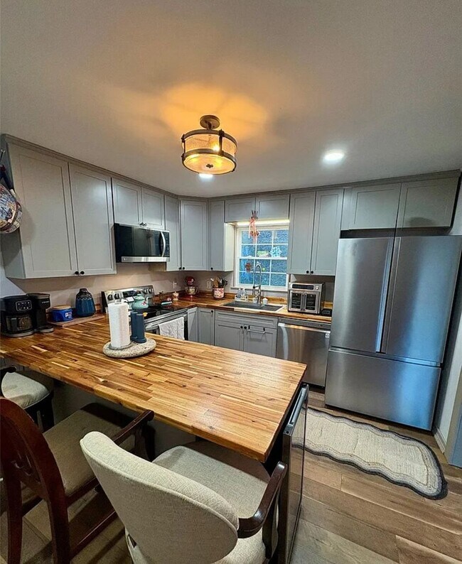 Foto del edificio - 2050 Blowing Rock Blvd