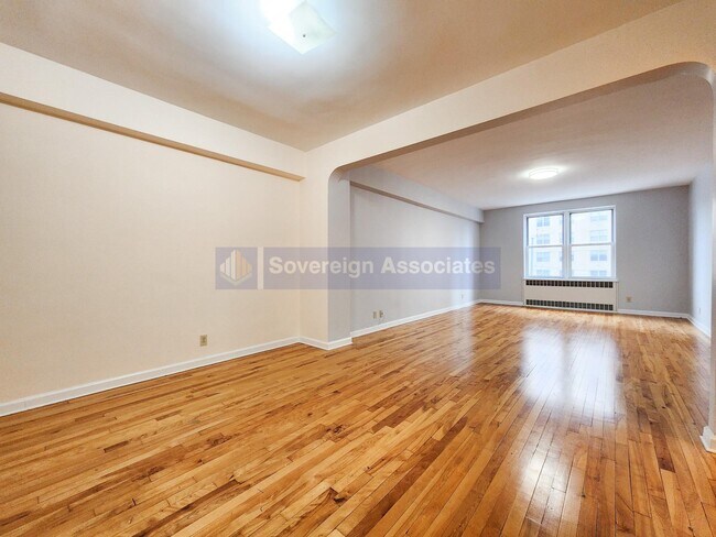 Building Photo - 500 Kappock St