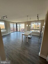 Building Photo - 145 Riverhaven Dr