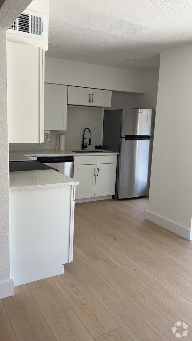 Building Photo - 4664 Matilda St