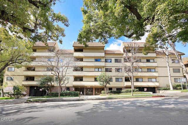 Foto del edificio - 1339 N Columbus Ave