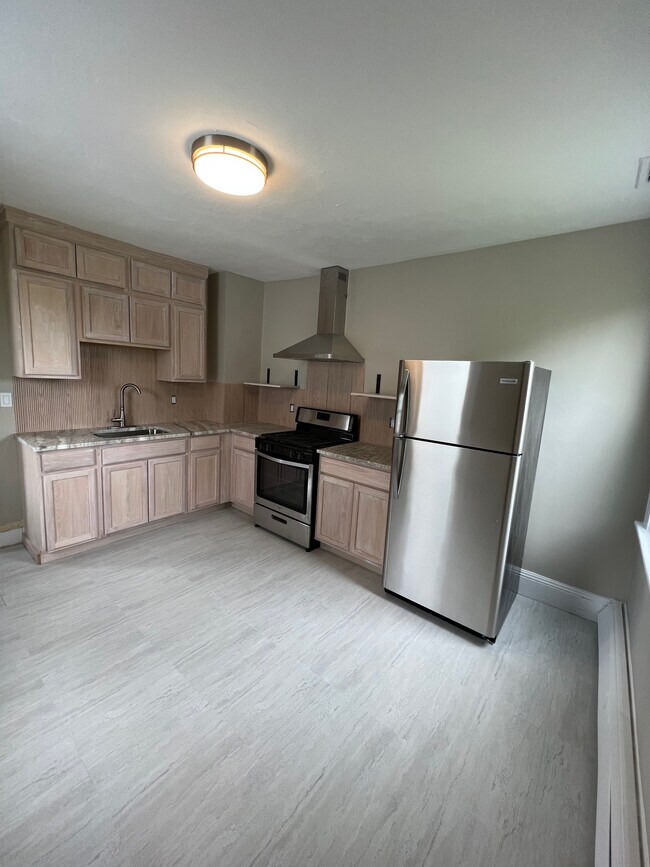 Building Photo - 18 Reimer St