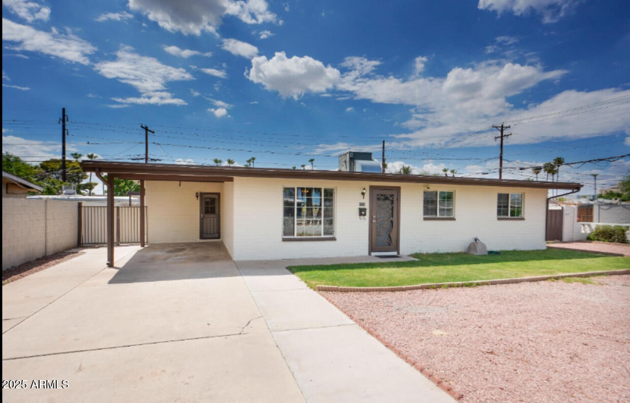 Primary Photo - 4236 N 50th Dr