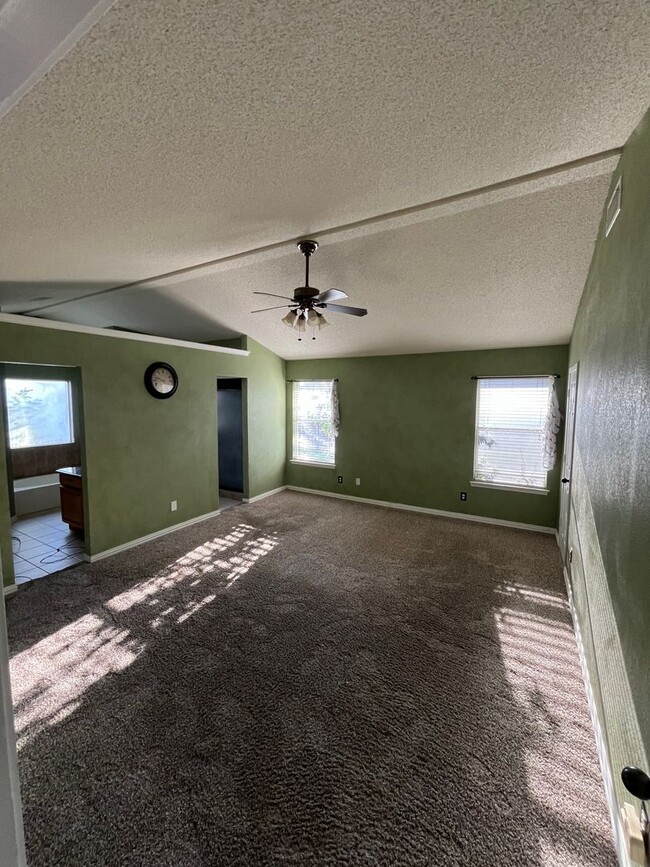 Foto del edificio - Corner Lot 3/2 Home in Burleson ISD