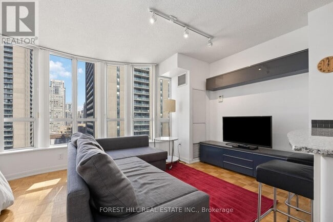 Photo du bâtiment - 33 Sheppard Ave E