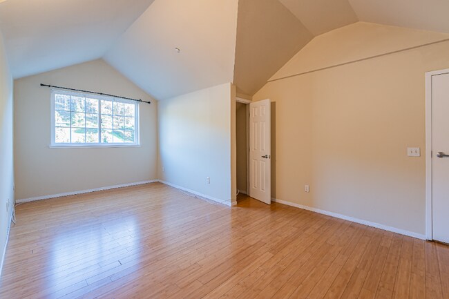 Foto del edificio - 120 Caldecott Ln