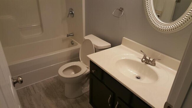 Foto del edificio - 180 Wild Rose Ln