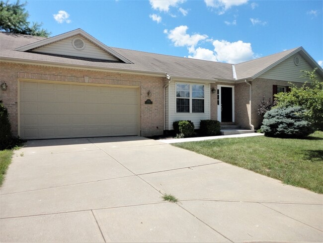 Building Photo - 3358 Village Dr