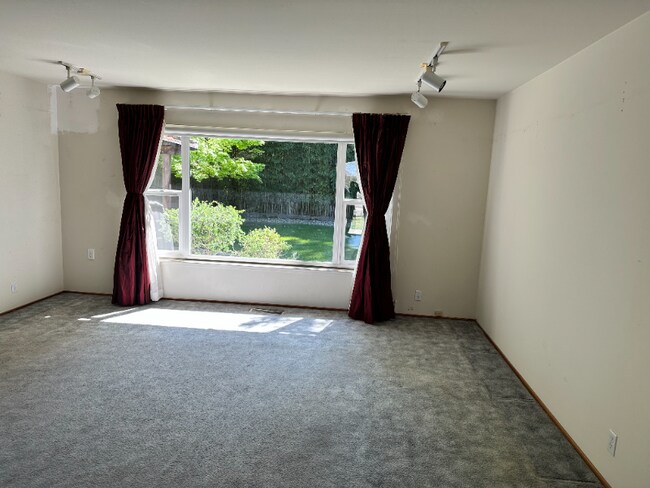 Foto del edificio - 4884 Doyle Rd