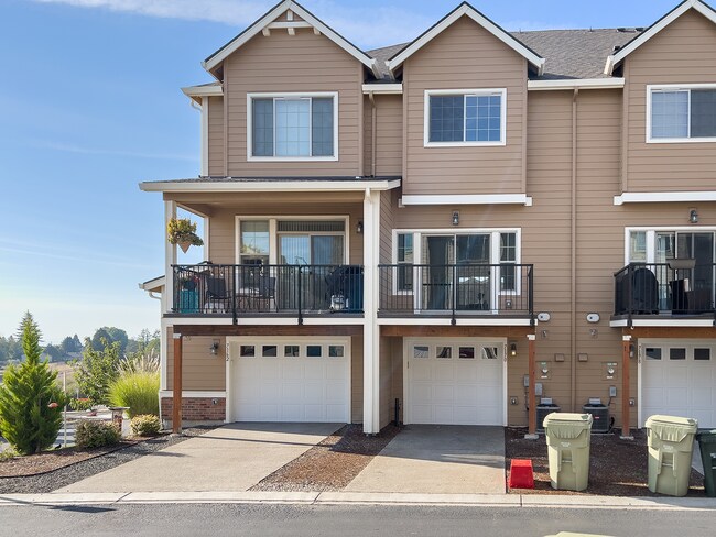 Foto del edificio - Wonderful Townhome 3 Bed 2.5 Bath in Betha...