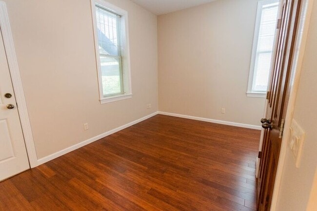 Building Photo - 181 N Main St