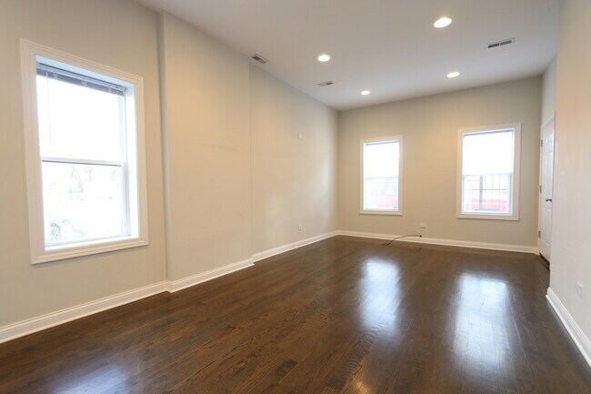 Foto del edificio - 2002 W Cullerton St