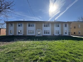 Building Photo - 1039 5th St