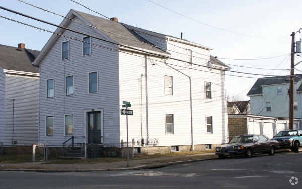 Building Photo - 12-16 Cove St