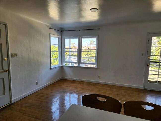 Foto del edificio - 1147 W 11th St