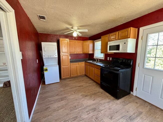 Foto del edificio - 303 N Western St