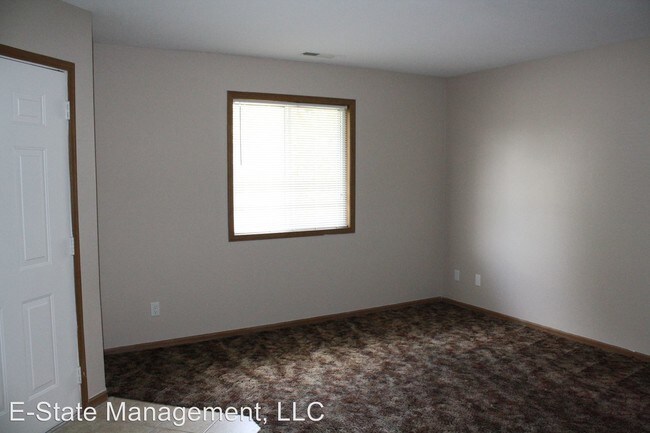 Building Photo - 1300-1336 Crosswinds Ct