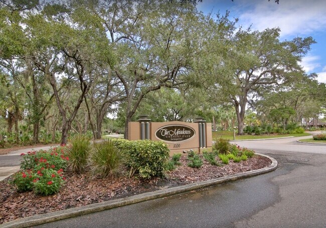 Building Photo - 4819 Winslow Beacon