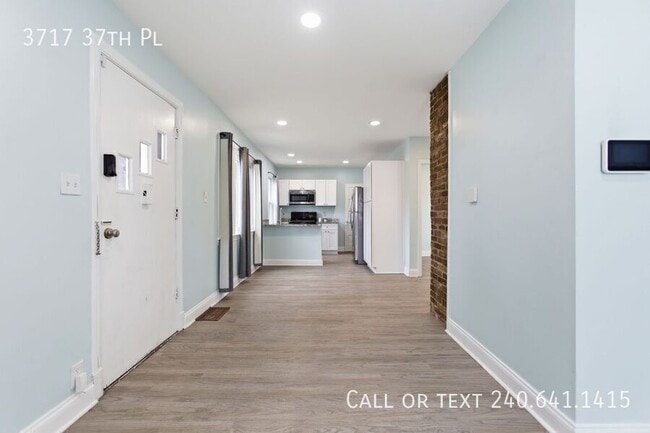 Foto del edificio - 3717 37th Pl