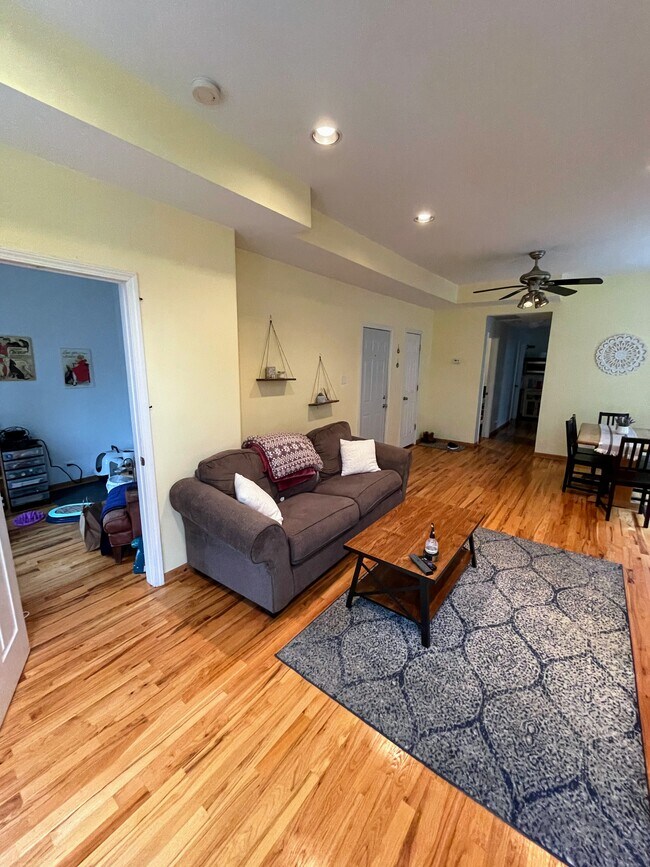 Foto del edificio - 2141 North Point St