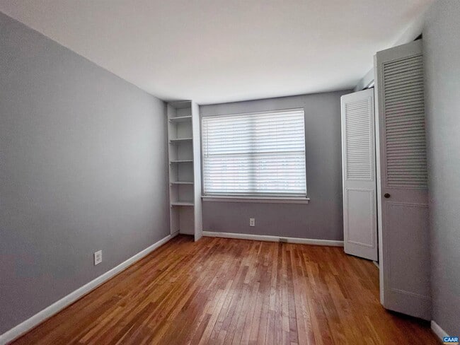 Building Photo - 2434 Arlington Blvd