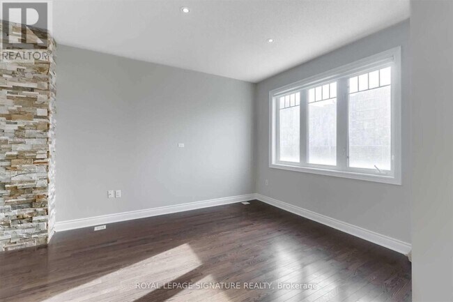 Building Photo - 16 Clockwork Ln