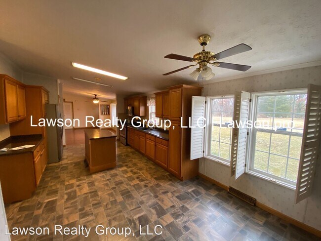Building Photo - 3 br, 2.5 bath House - 6810 Thirlane Rd., NW