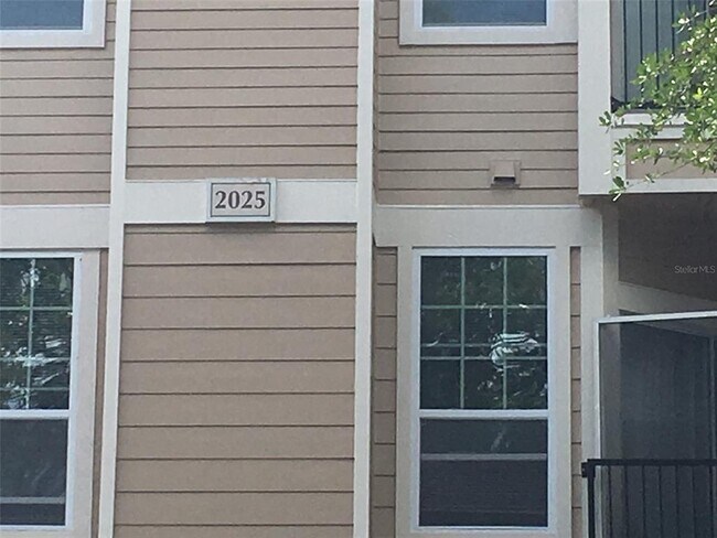 Building Photo - 2025 Erving Cir
