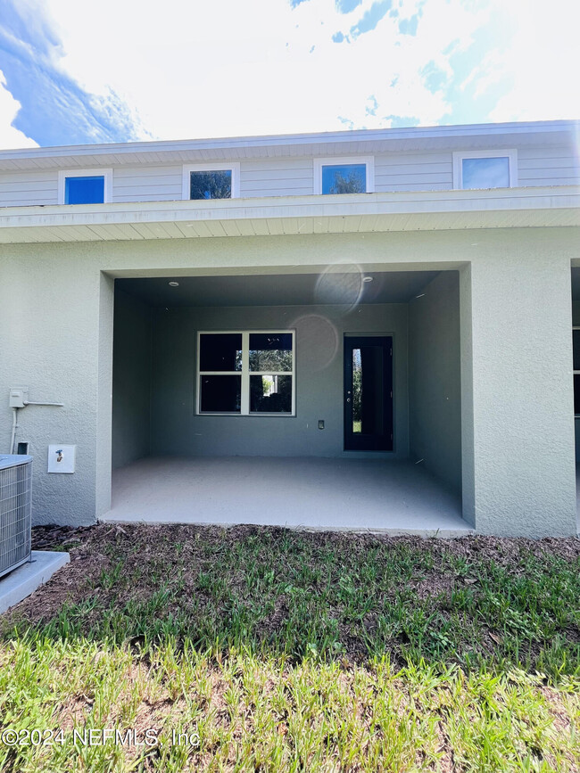 Building Photo - 2050 Edison Pointe Blvd